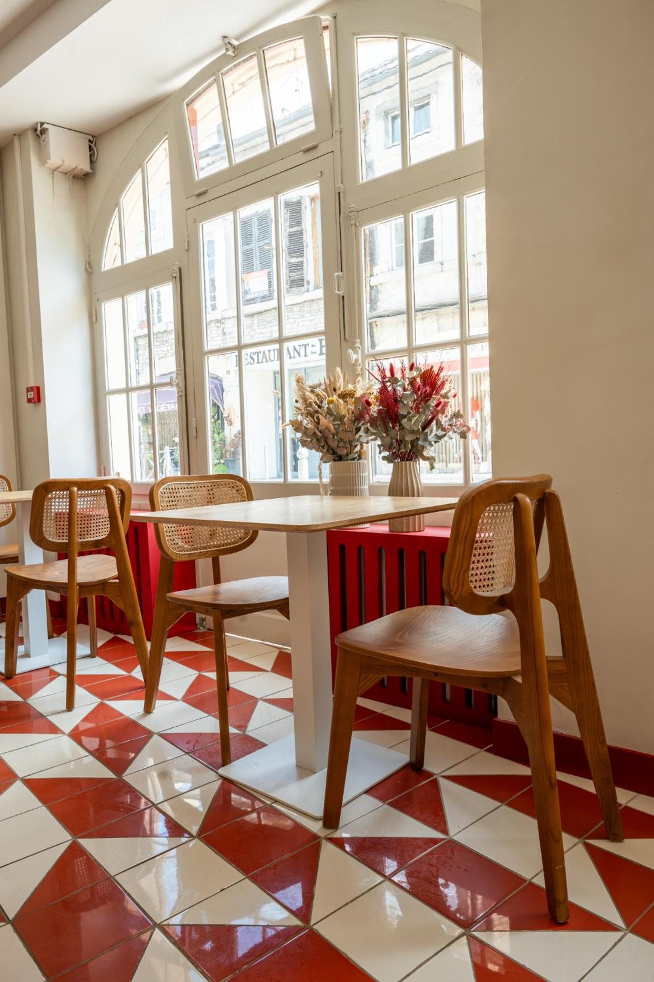 Best Western Plus Au Grand Saint Jean Бон Екстериор снимка