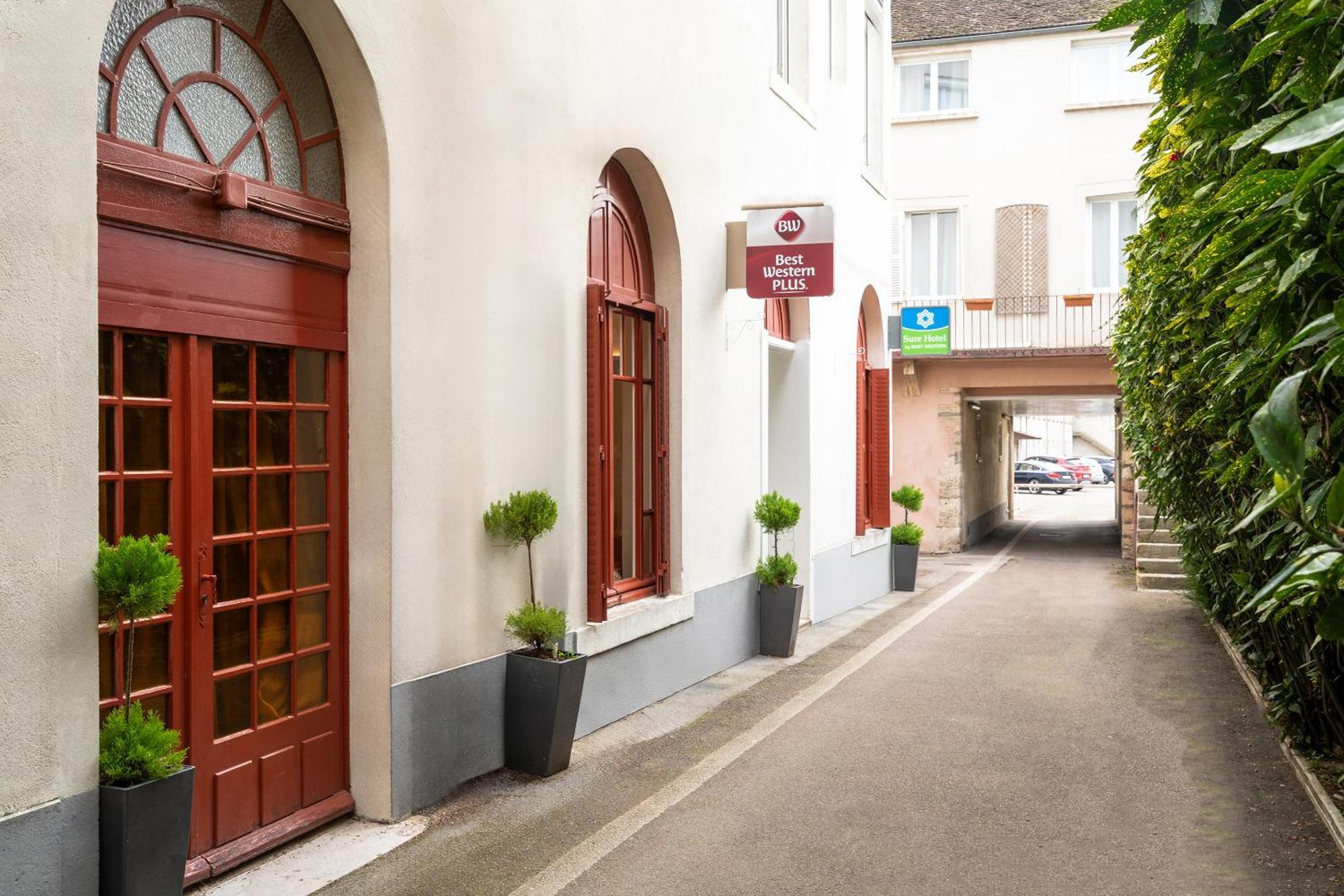 Best Western Plus Au Grand Saint Jean Бон Екстериор снимка