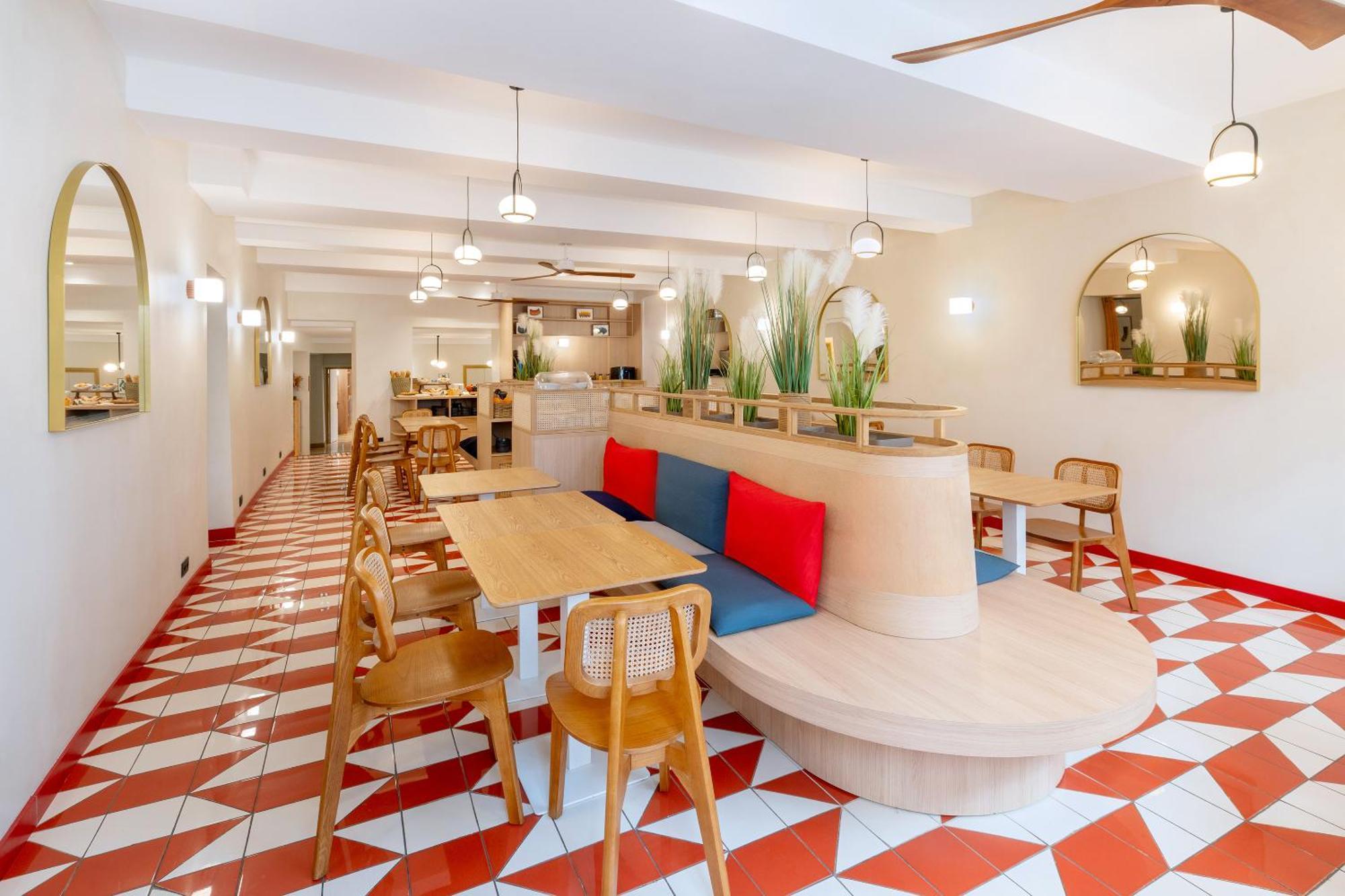 Best Western Plus Au Grand Saint Jean Бон Екстериор снимка